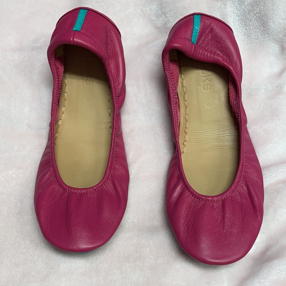 Size 9 Tieks like new fuchsia